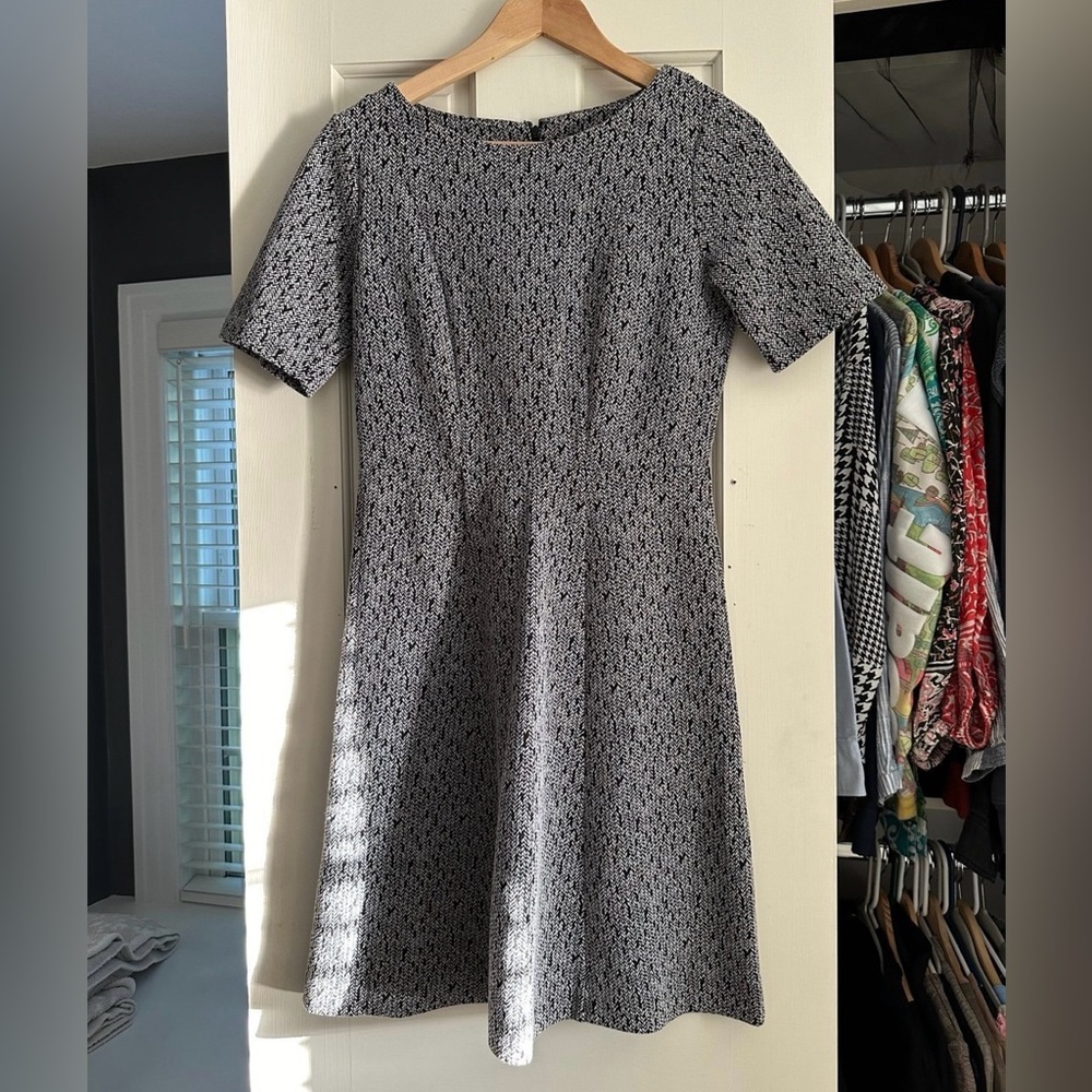 Ann Taylor Size 4 Petite Small fit and flare black herringbone dress classy